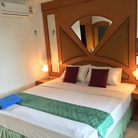 Waree'S Guesthouse Phuket Esterno foto