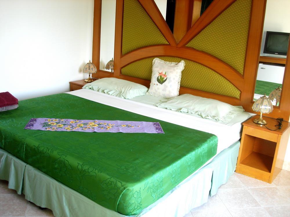 Waree'S Guesthouse Phuket Esterno foto